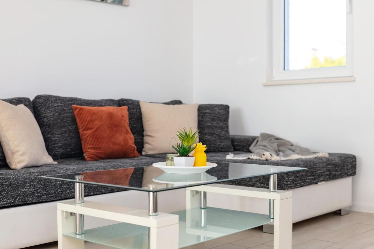 Apartments Tanita Podstrana Exterior photo